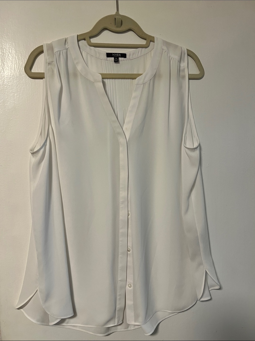 NYDJ White Sleeveless V-Neck Button Blouse